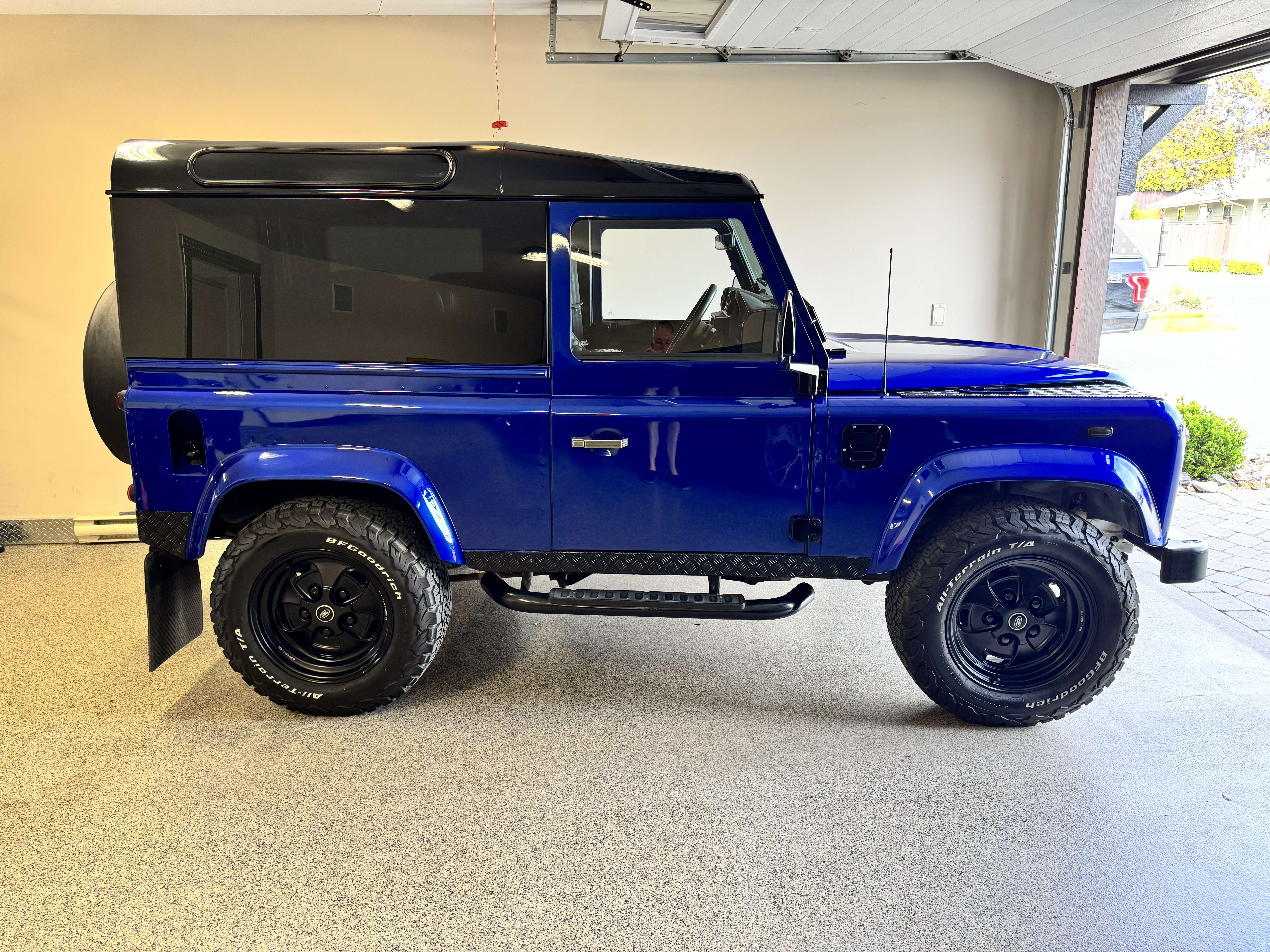 2002 Land Rover Defender alt 5