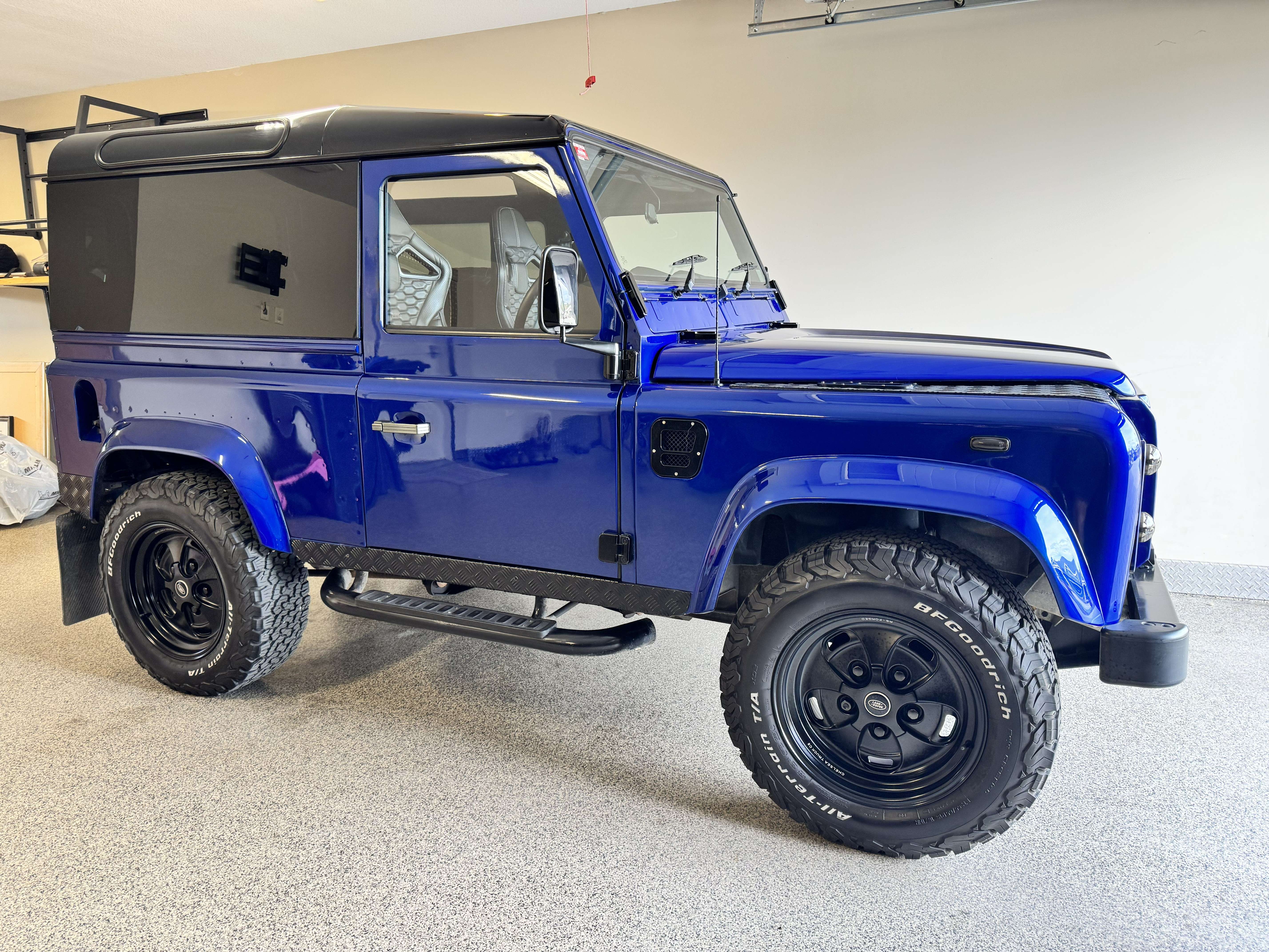 2002 Land Rover Defender thumb 7