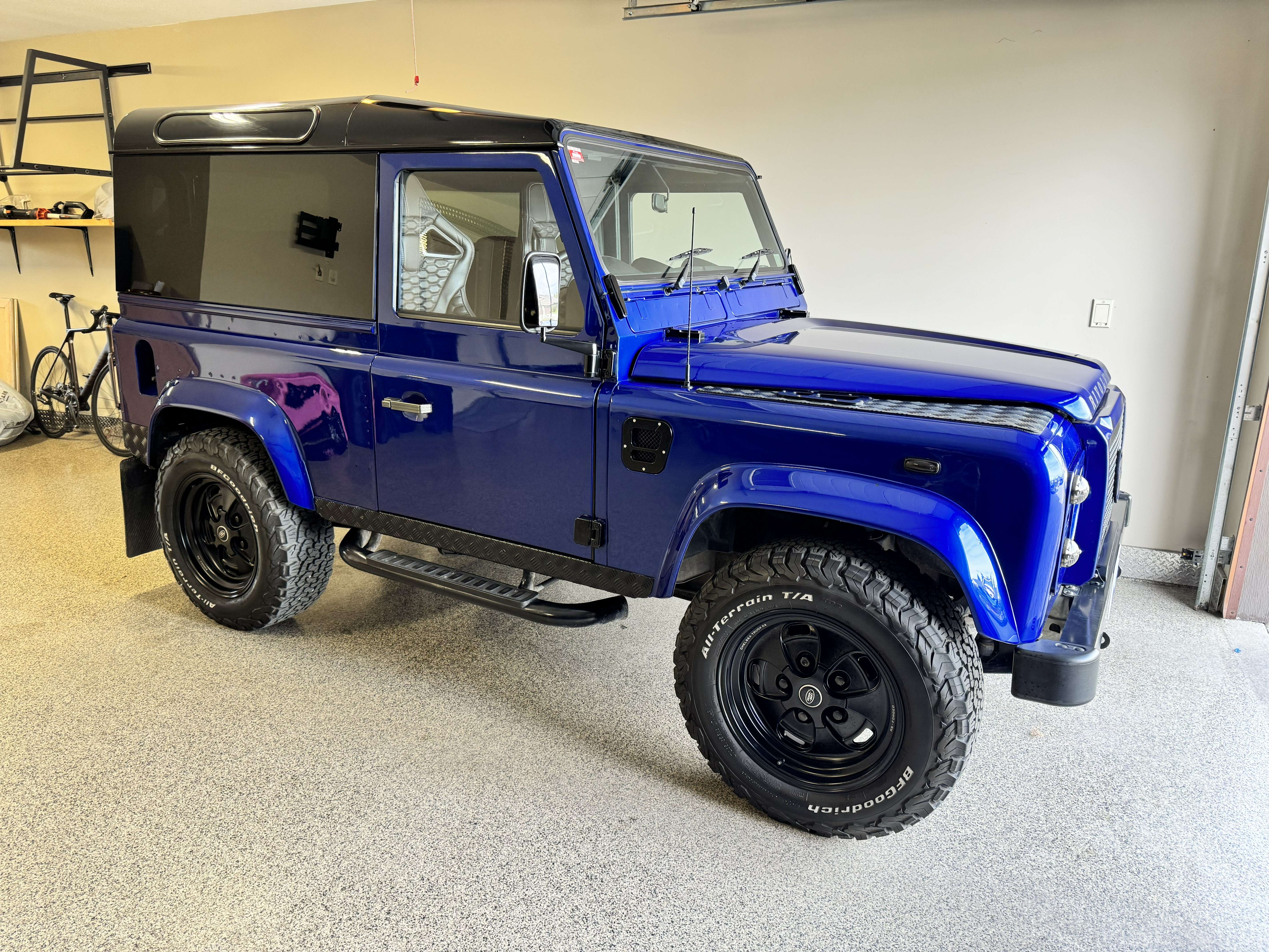2002 Land Rover Defender thumb 8
