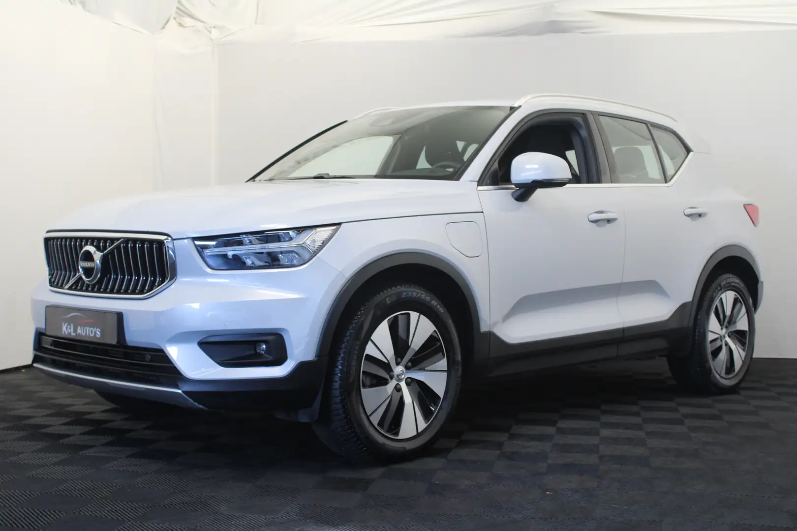 Volvo XC40 1.5 T5 Twin Engine Momentum Pro |Camera|Carplay| Blanco - 1