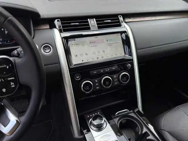 Land Rover Discovery view 26