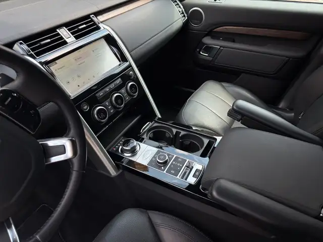 Land Rover Discovery view 25