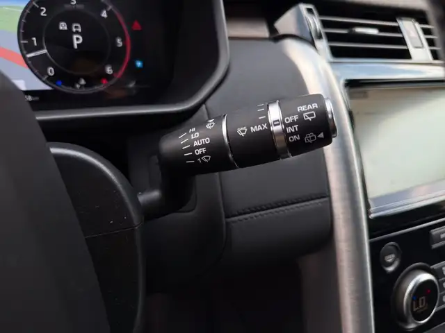Land Rover Discovery view 23