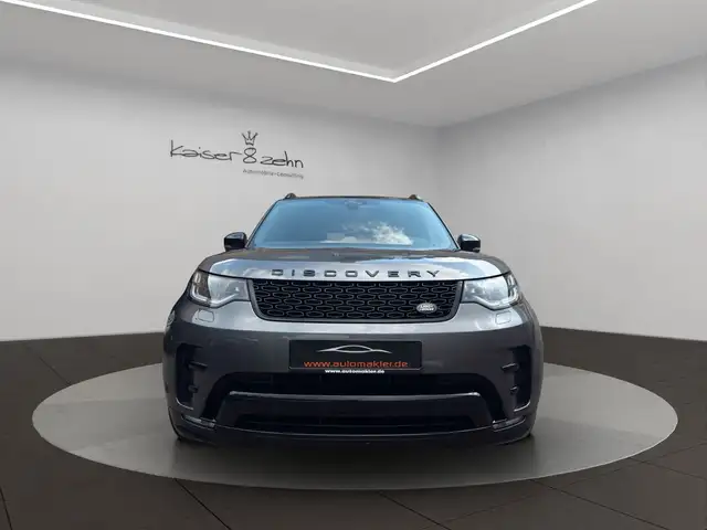Land Rover Discovery view 4