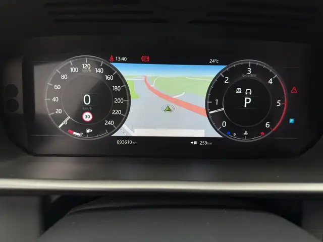 Land Rover Discovery view 24