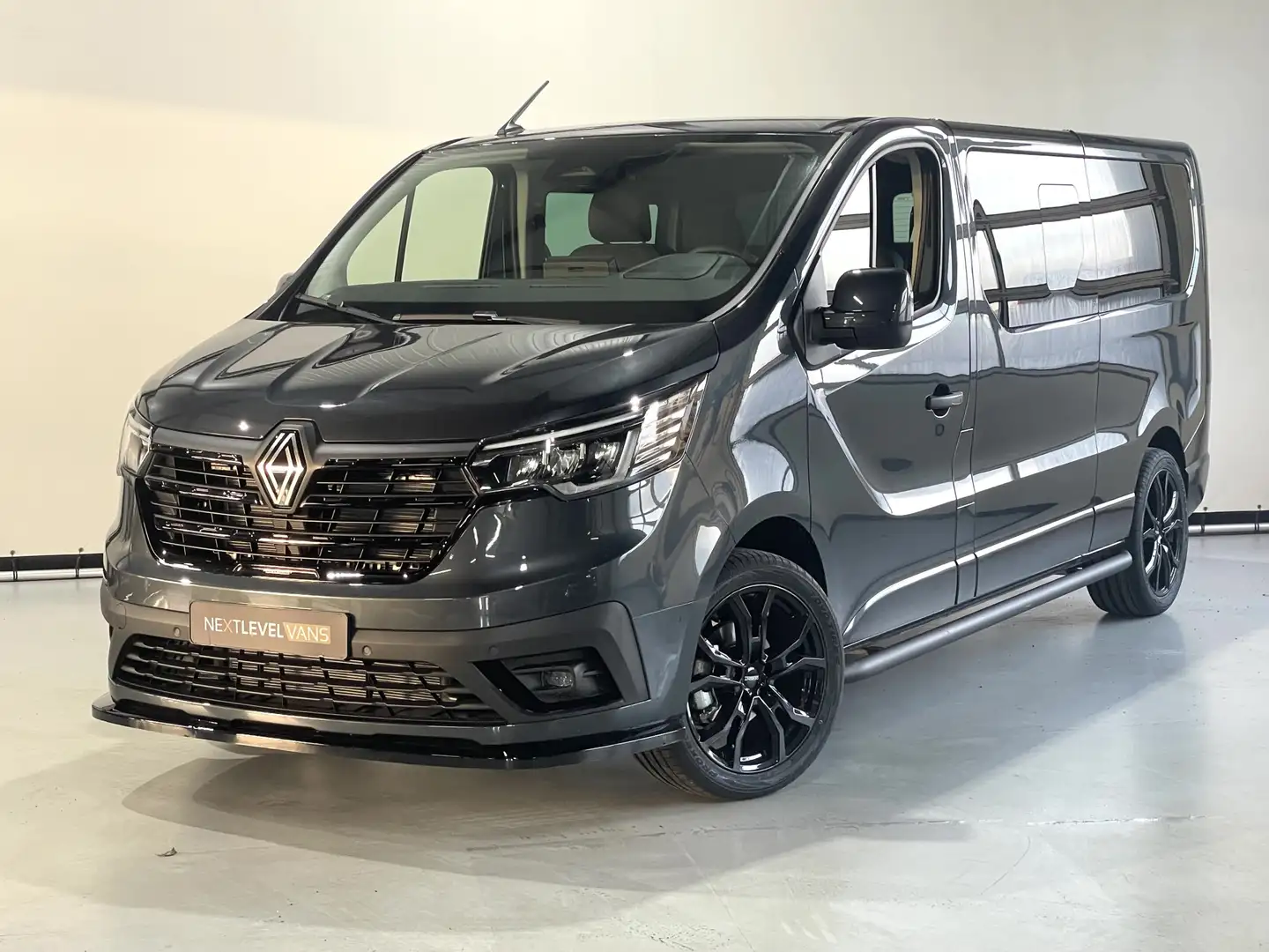 Renault Trafic 2.0 Blue dCi 170PK T30 L2H1 Extra / Leder / Camera Grijs - 1