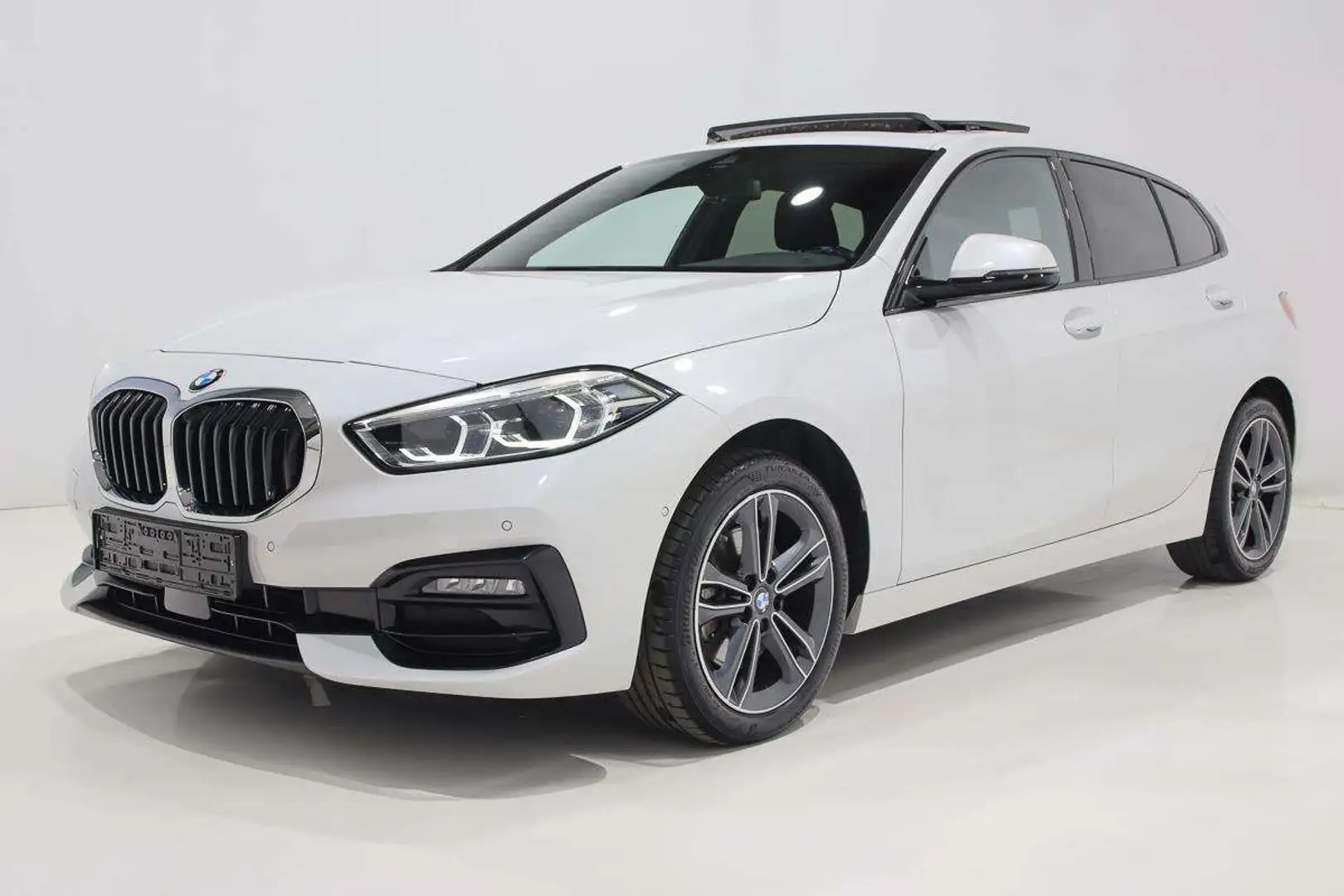 BMW 118 iA SPORTLINE TOIT PANO SEMI CUIR GPS LIVE COCKPIT Blanc - 2