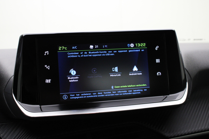 Peugeot e-2008 EV Active 50 kWh | Climate / Cruise / Carplay / Bl — photo 36