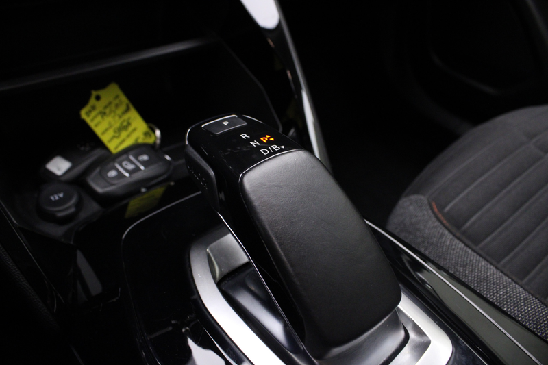 Peugeot e-2008 EV Active 50 kWh | Climate / Cruise / Carplay / Bl — photo 27