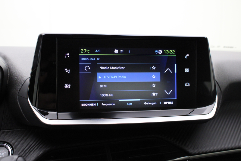 Peugeot e-2008 EV Active 50 kWh | Climate / Cruise / Carplay / Bl — photo 35
