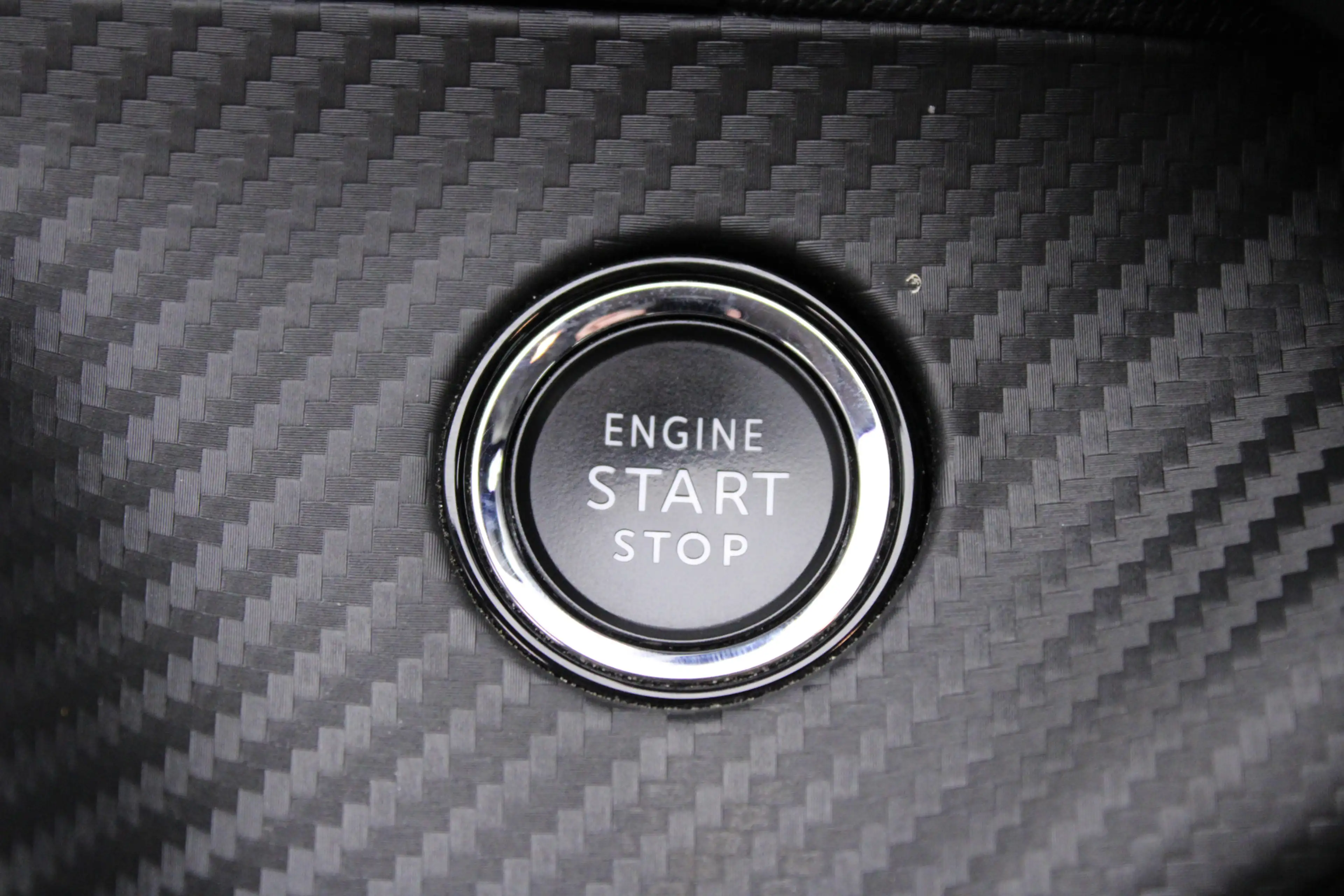 Peugeot e-2008 EV Active 50 kWh | Climate / Cruise / Carplay / Bl — photo 24