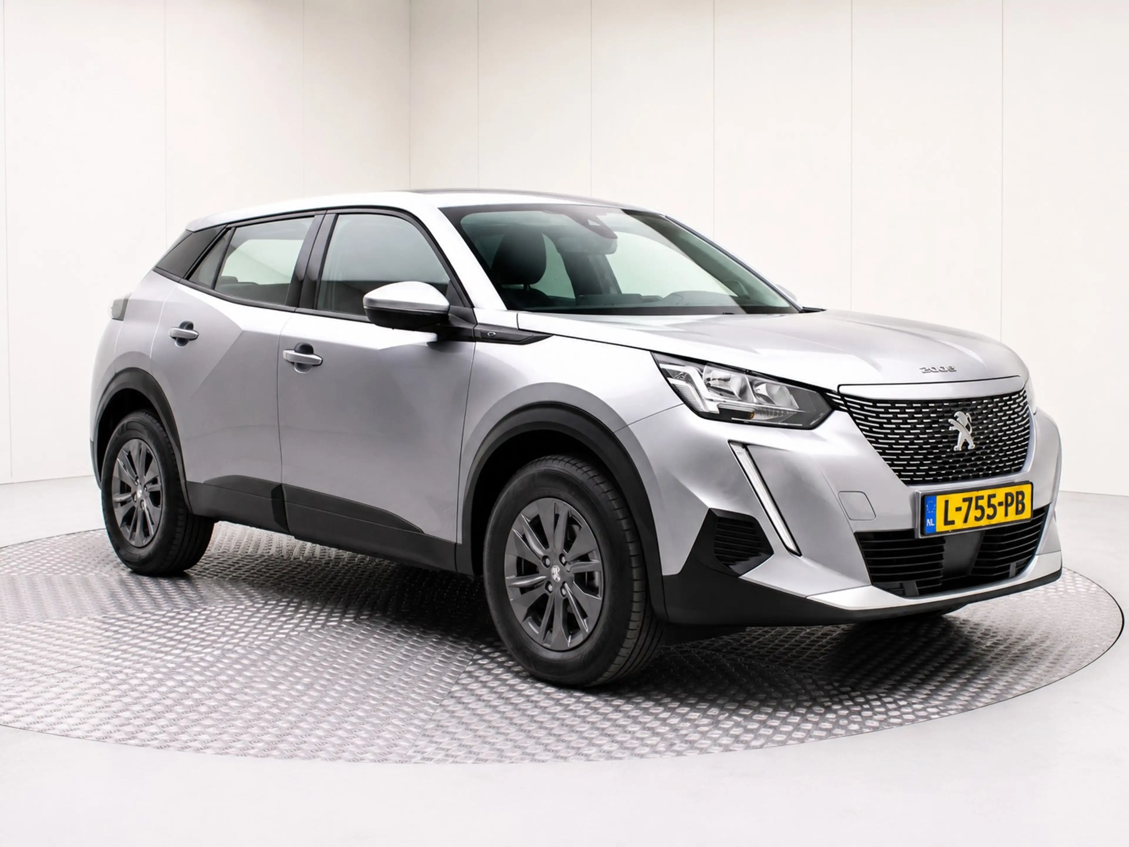 Peugeot e-2008 EV Active 50 kWh | Climate / Cruise / Carplay / Bl — photo 7