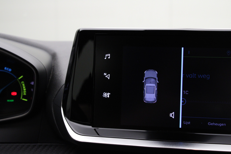 Peugeot e-2008 EV Active 50 kWh | Climate / Cruise / Carplay / Bl — photo 33