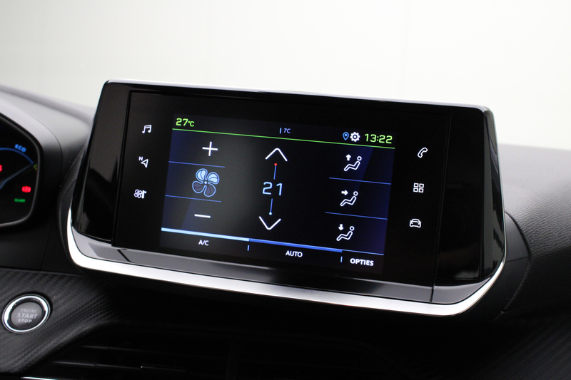 Peugeot e-2008 EV Active 50 kWh | Climate / Cruise / Carplay / Bl — photo 32