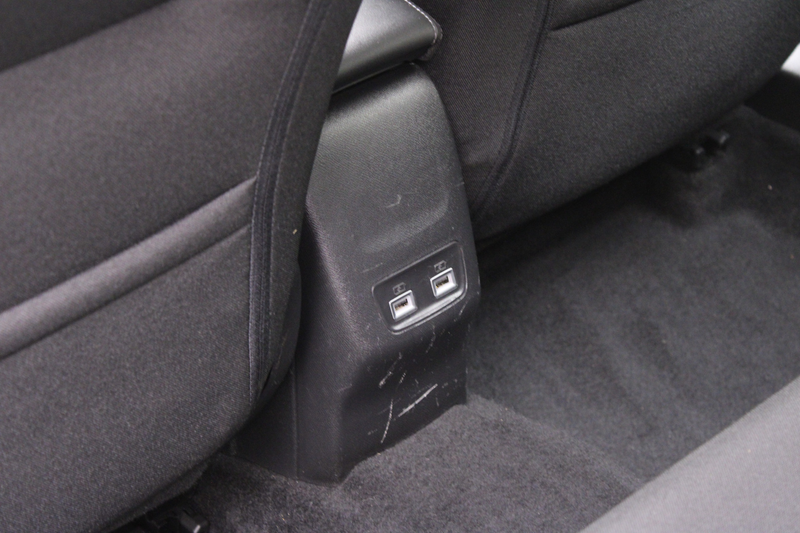 Peugeot e-2008 EV Active 50 kWh | Climate / Cruise / Carplay / Bl — photo 14