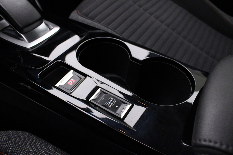 Peugeot e-2008 EV Active 50 kWh | Climate / Cruise / Carplay / Bl — photo 26