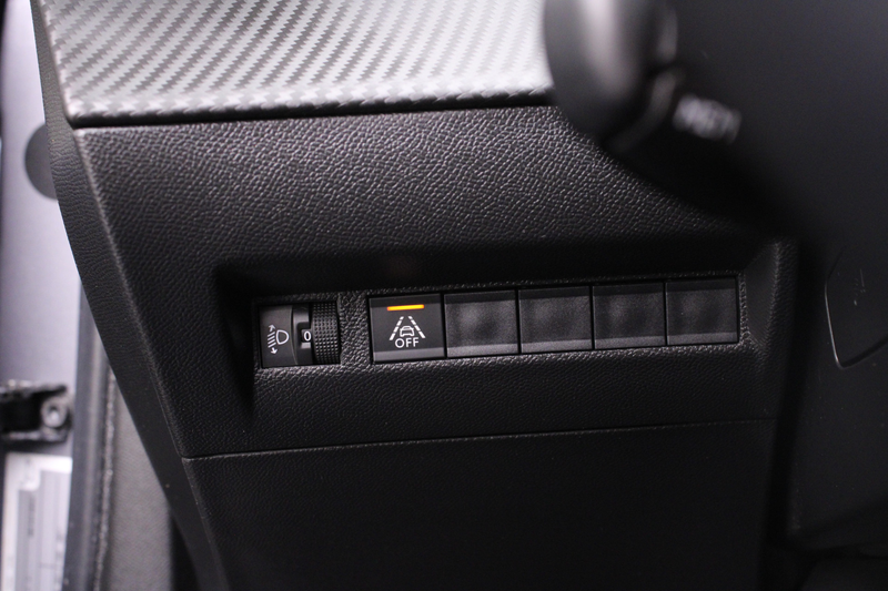Peugeot e-2008 EV Active 50 kWh | Climate / Cruise / Carplay / Bl — photo 25
