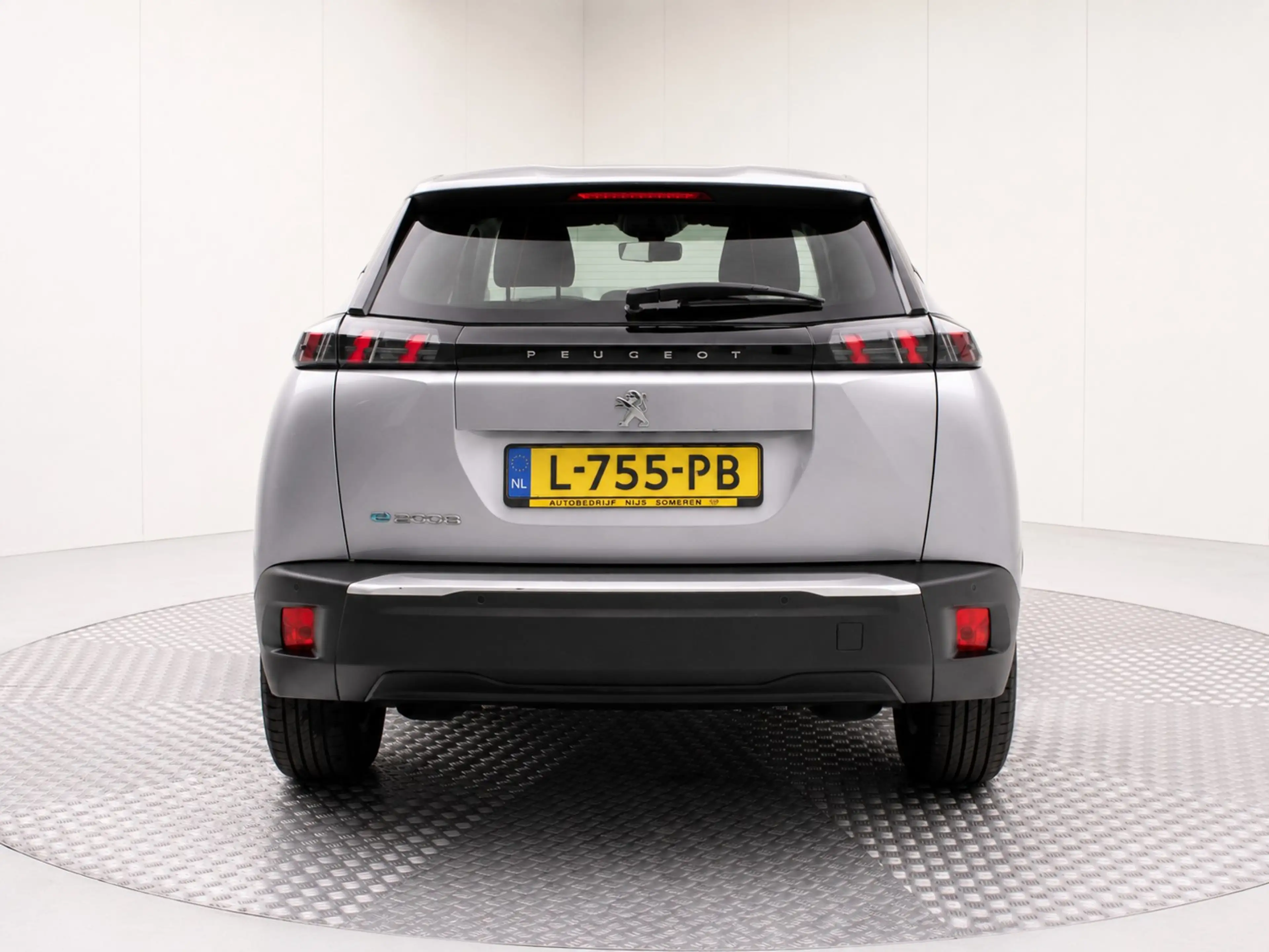 Peugeot e-2008 EV Active 50 kWh | Climate / Cruise / Carplay / Bl — photo 4