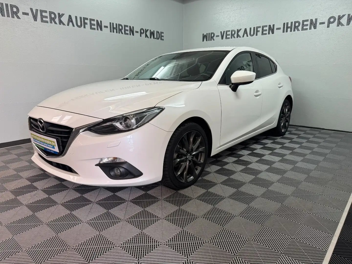 Mazda 3 Lim. 2.2 Nakama SKYACTI RFK°SPUR°NAVI°TÜV08-27 Weiß - 2
