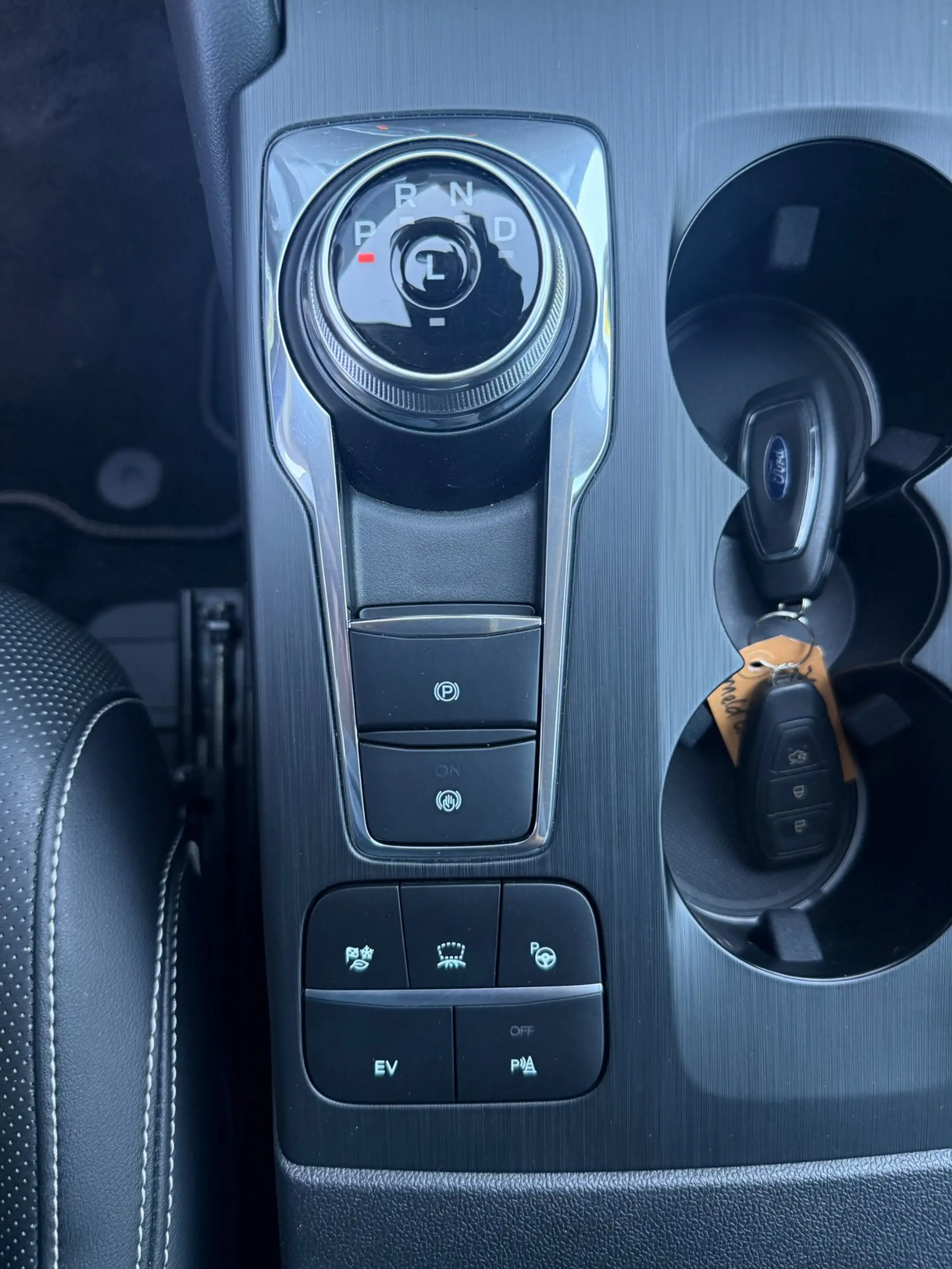 Ford Kuga 2.5 PHEV 225pk Vignale HUD, Camera's, Winter pack, — photo 24