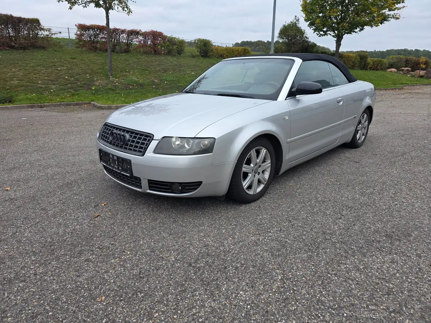 Audi A4 1.8 T Cabrio (Dach geht nicht) Vollleder TÜV 27 Grau - 2