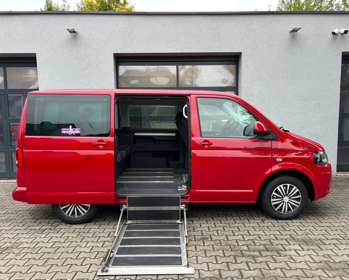 Volkswagen T5 Multivan Multivan Special Rollstuhl-Kassettenlift Beifahrer Rot - 2