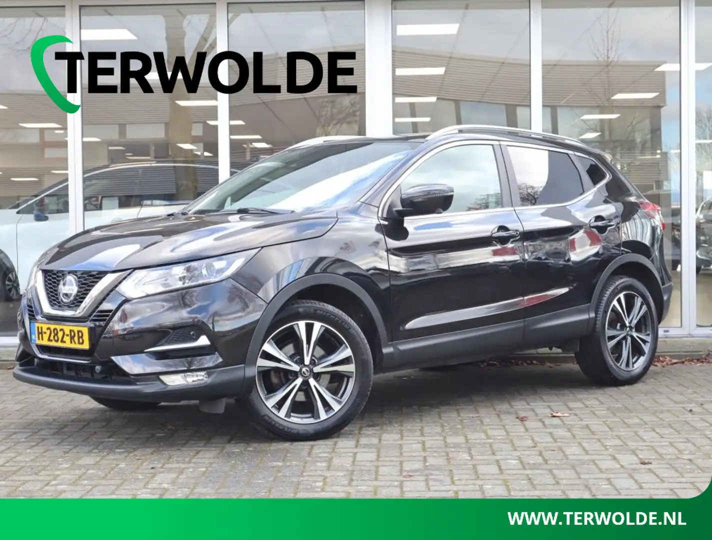 Nissan Qashqai 1.3 DIG-T N-Connecta | Panoramadak | 360 Camera | Zwart - 1