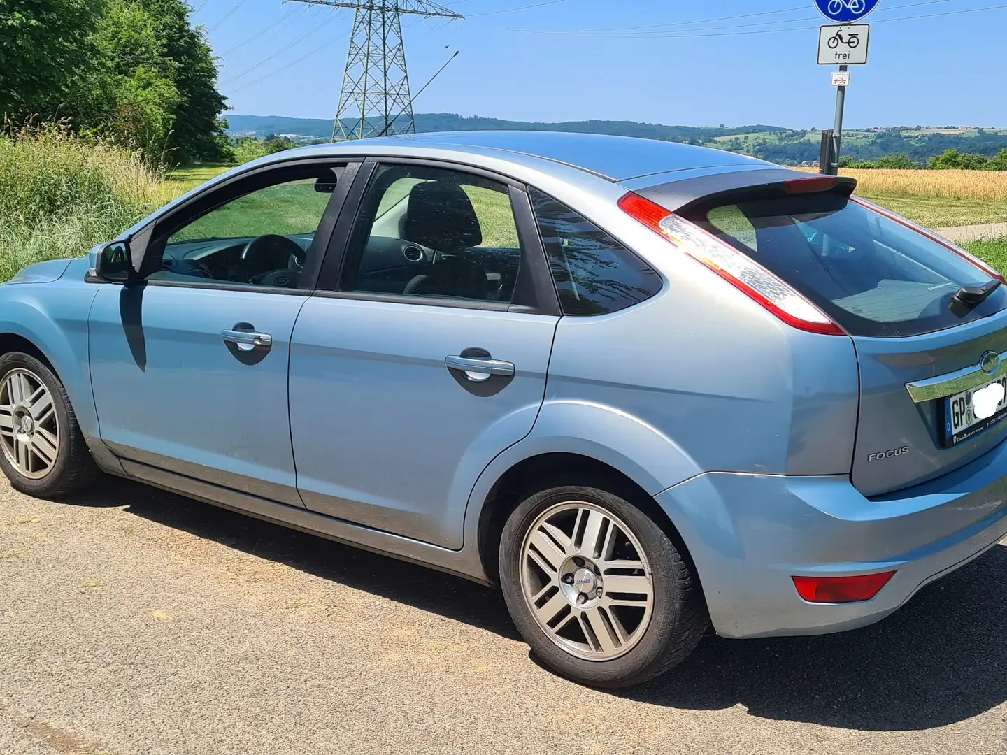 Ford Focus 5-trg 2.0 Klima Beizin o. LPG (Stag 300) HU07/2026 Grau - 2