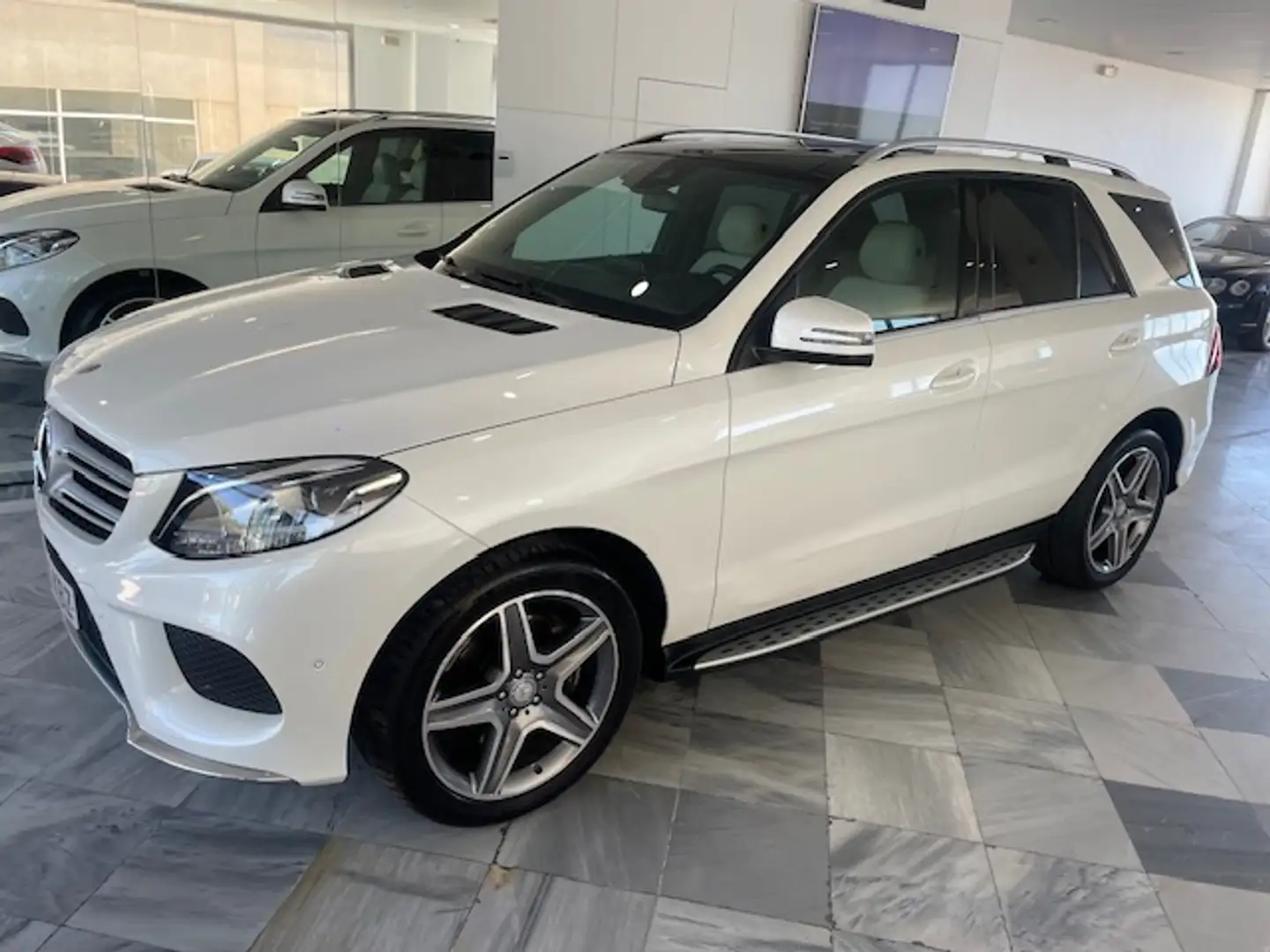 Mercedes-Benz GLE 350 350d 4Matic Aut. Blanc - 2