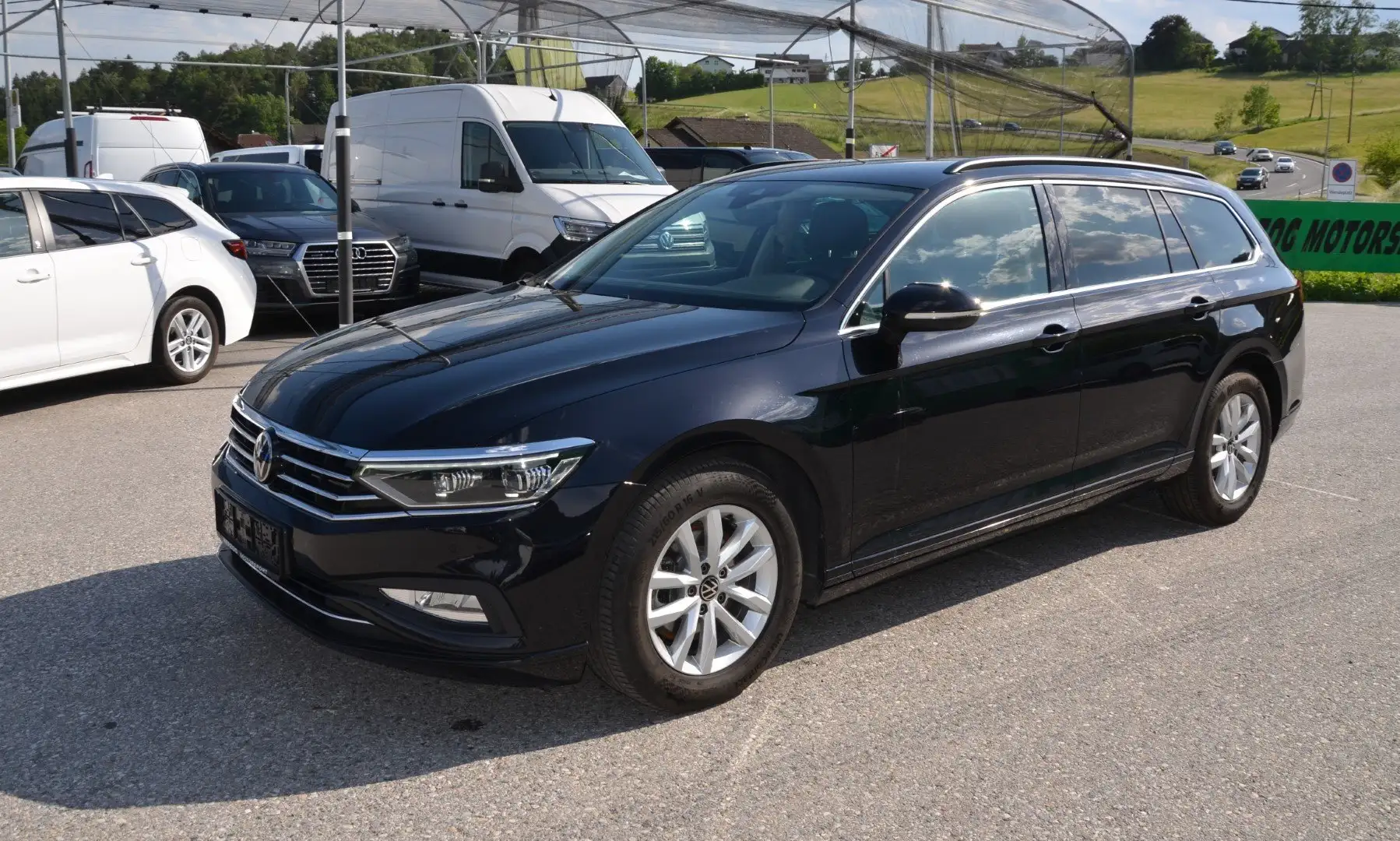 Volkswagen Passat Variant Passat Variant Business 2,0TDI DSG MATRIX VIRT 1.B Schwarz - 2