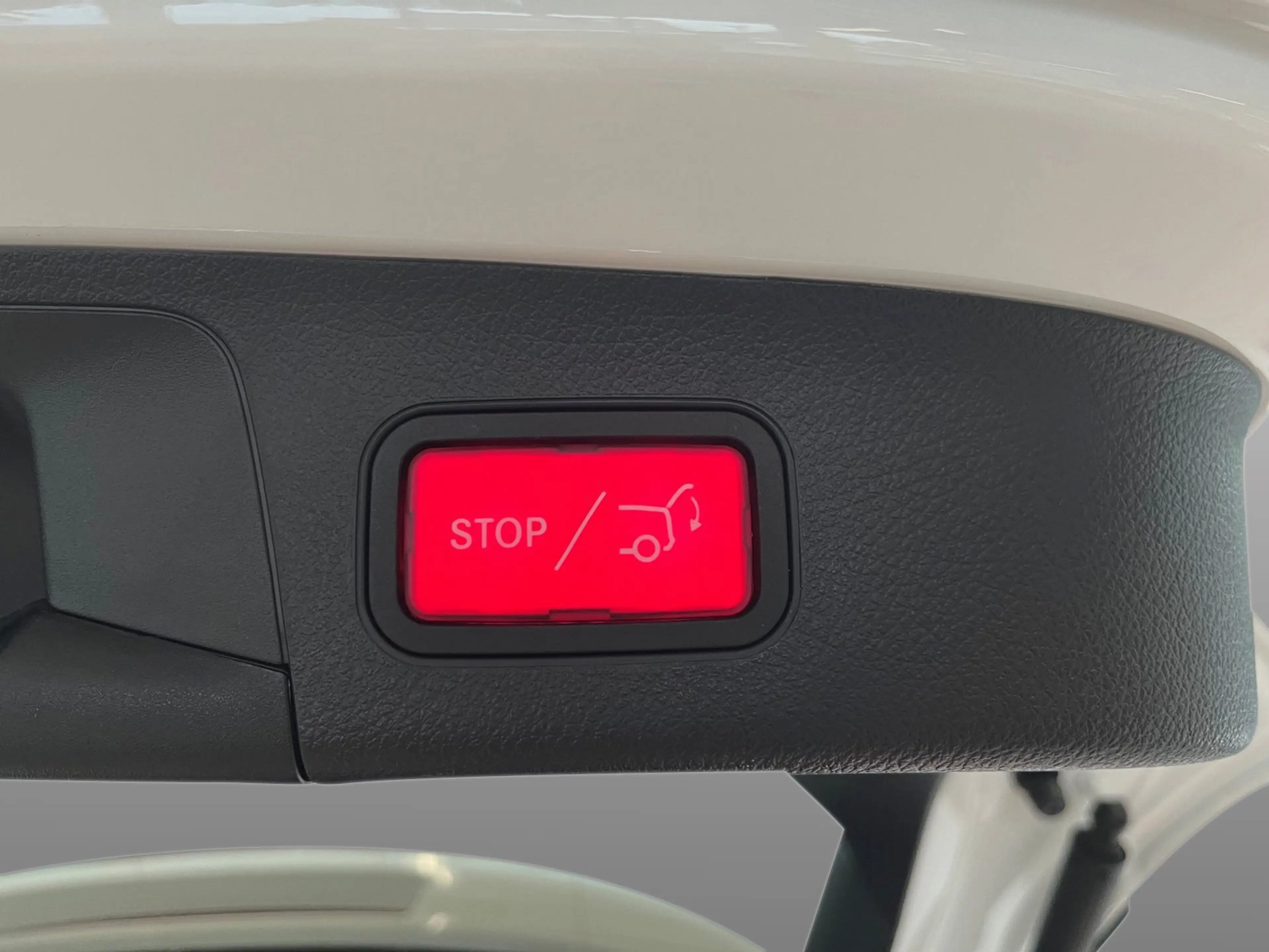 Mercedes-Benz GLA 200 Progressive Line Advanced — photo 8