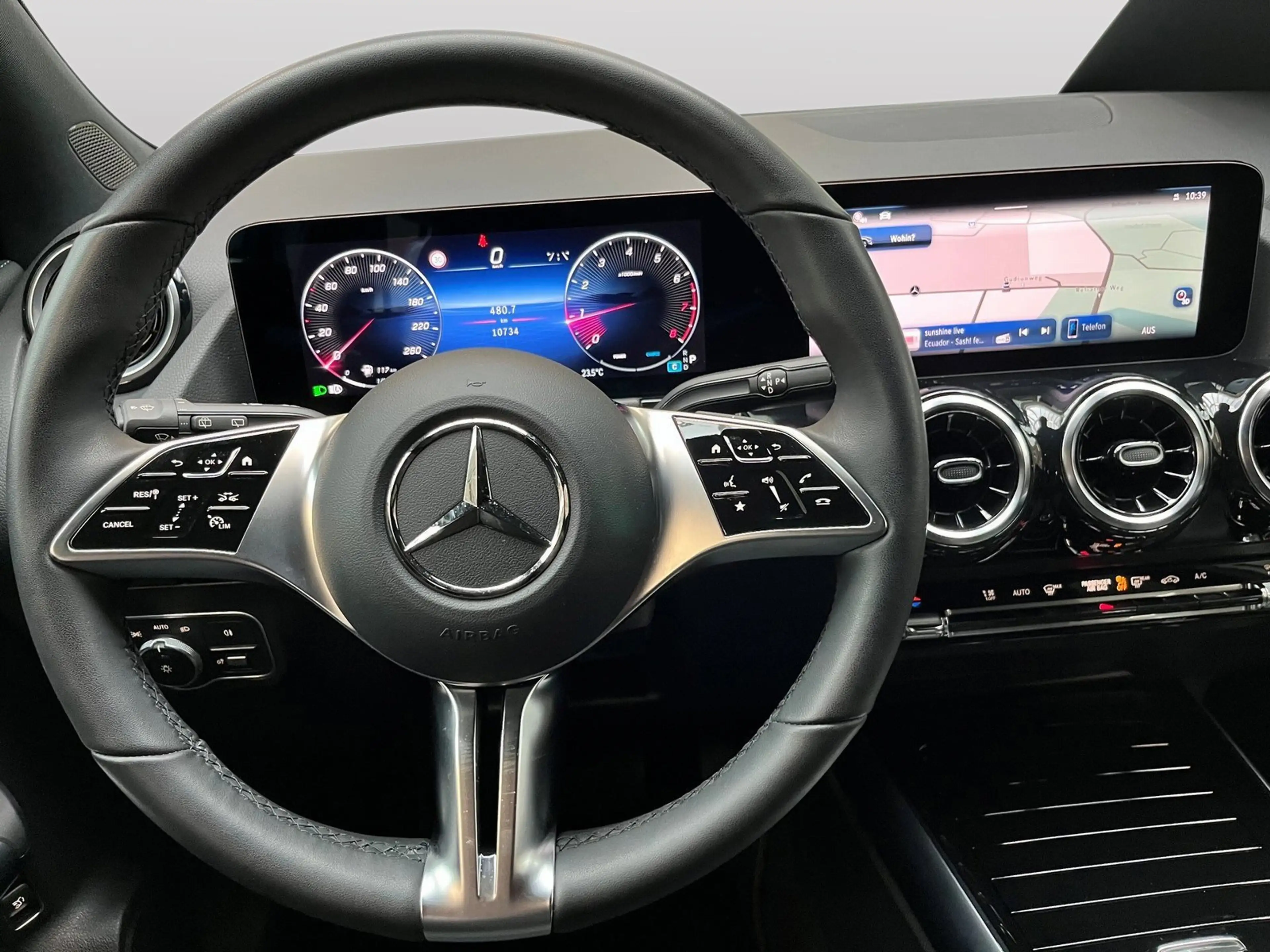 Mercedes-Benz GLA 200 Progressive Line Advanced — photo 12
