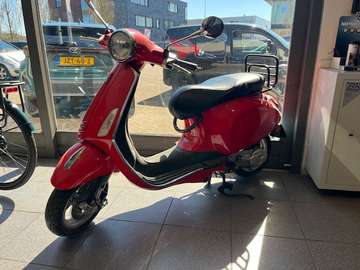Vespa Snorscooter Primavera 4T 3800 km !!!