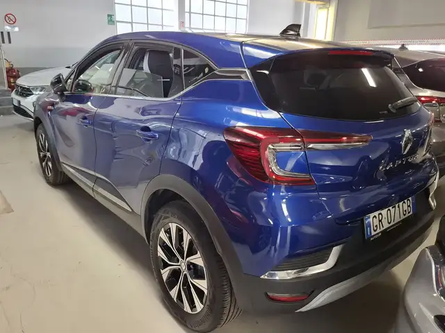 Renault Captur view 4
