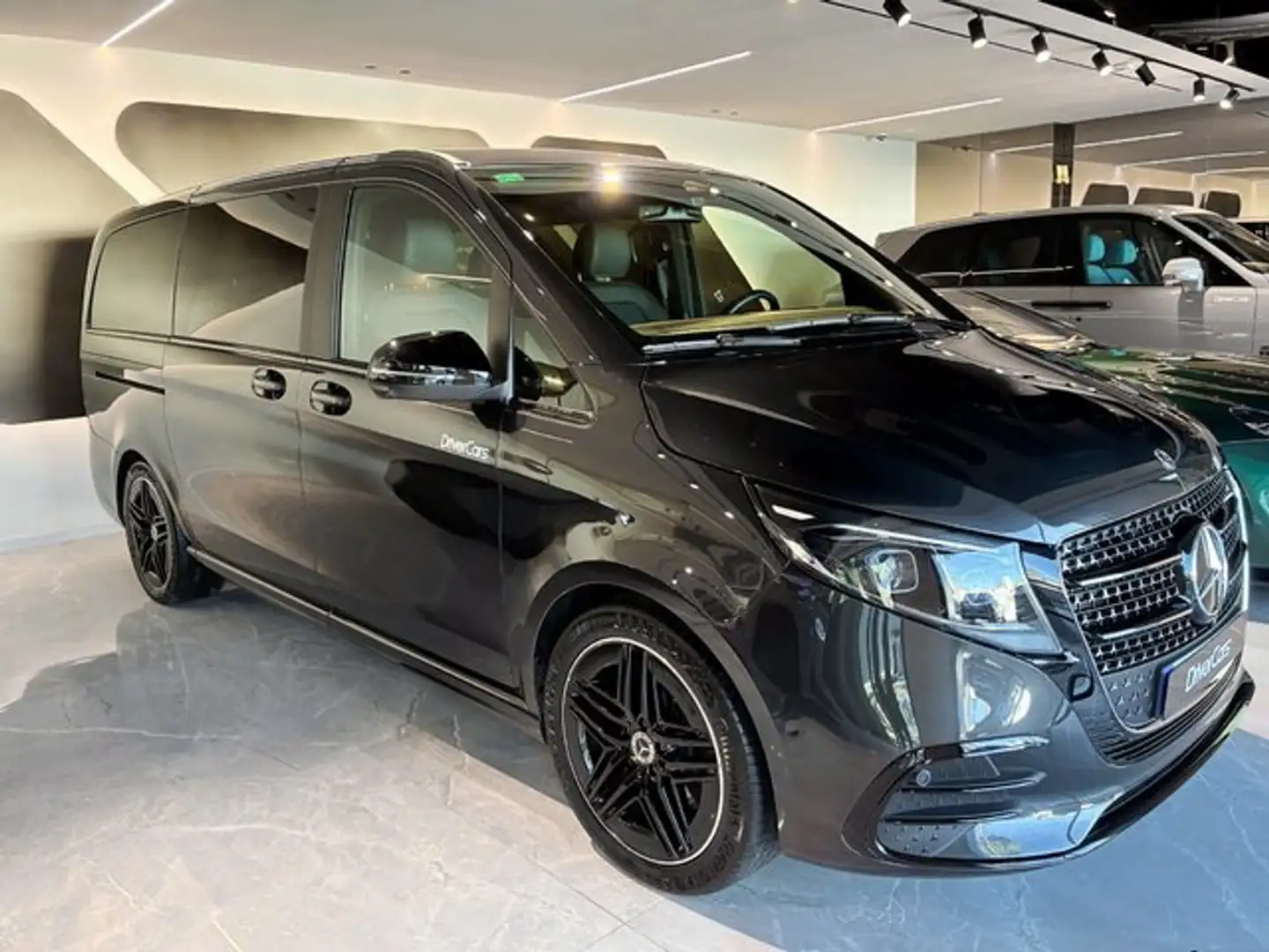 Mercedes-Benz V 250d Largo Avantgarde Gris - 1