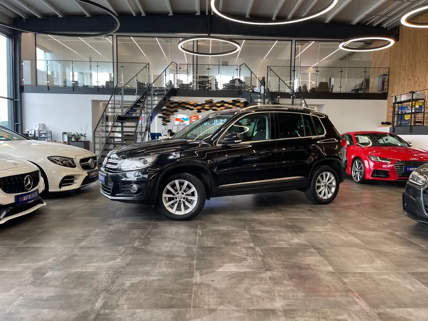 Volkswagen Tiguan Sport & Style 4Motion*Klima*Navi*Panorama Schwarz - 1