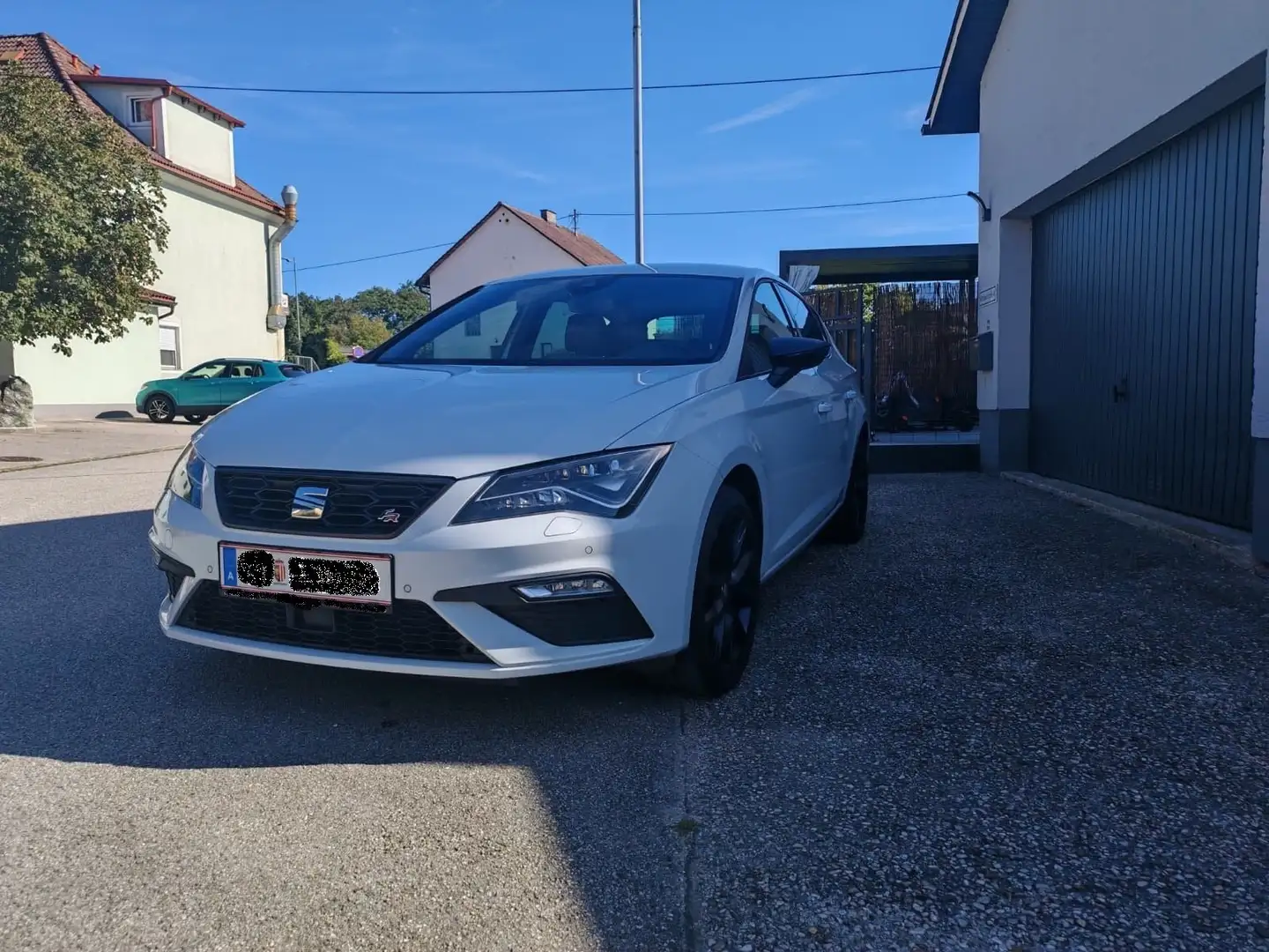SEAT Leon Leon FR Black-Edition 1,5 TGI DSG FR Black-Edition Weiß - 1