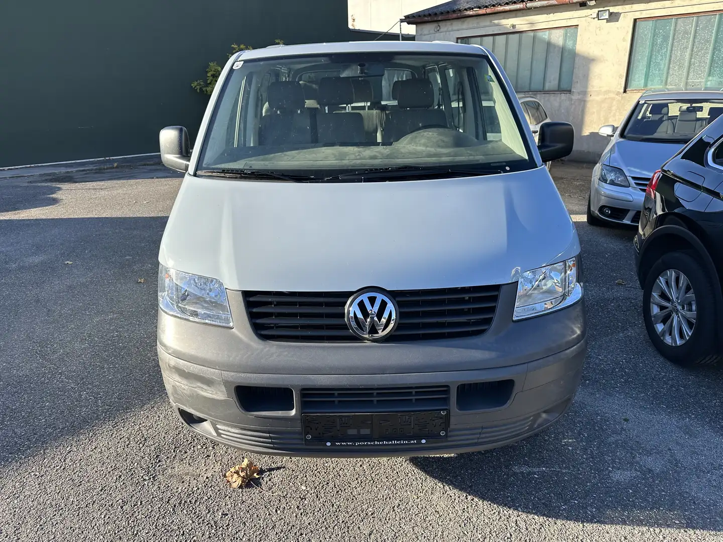 Volkswagen T5 Kombi Kombi 1,9 TDI D-PF, 9-Sitzer Grey - 2