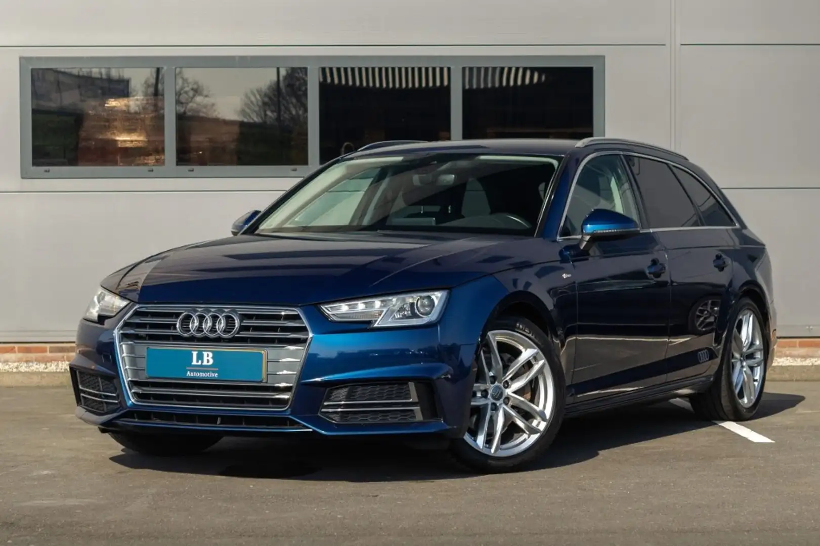Audi A4 Avant, 2.0 TDI, S-line Blauw - 1