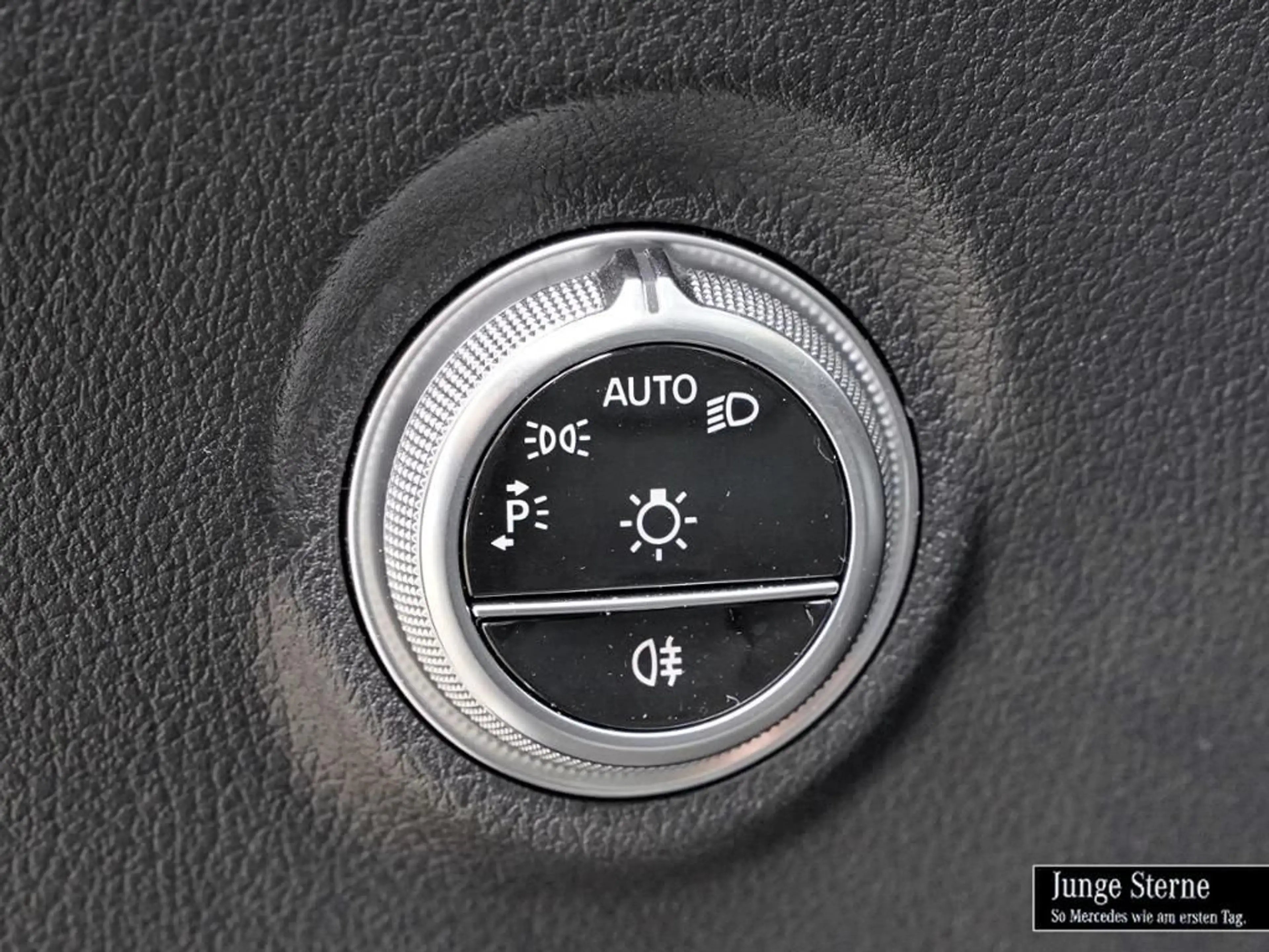 Mercedes-Benz C 43 AMG 4M Limo PANO+HEADUP+20''+HA-LENK+FAHRAS — photo 13