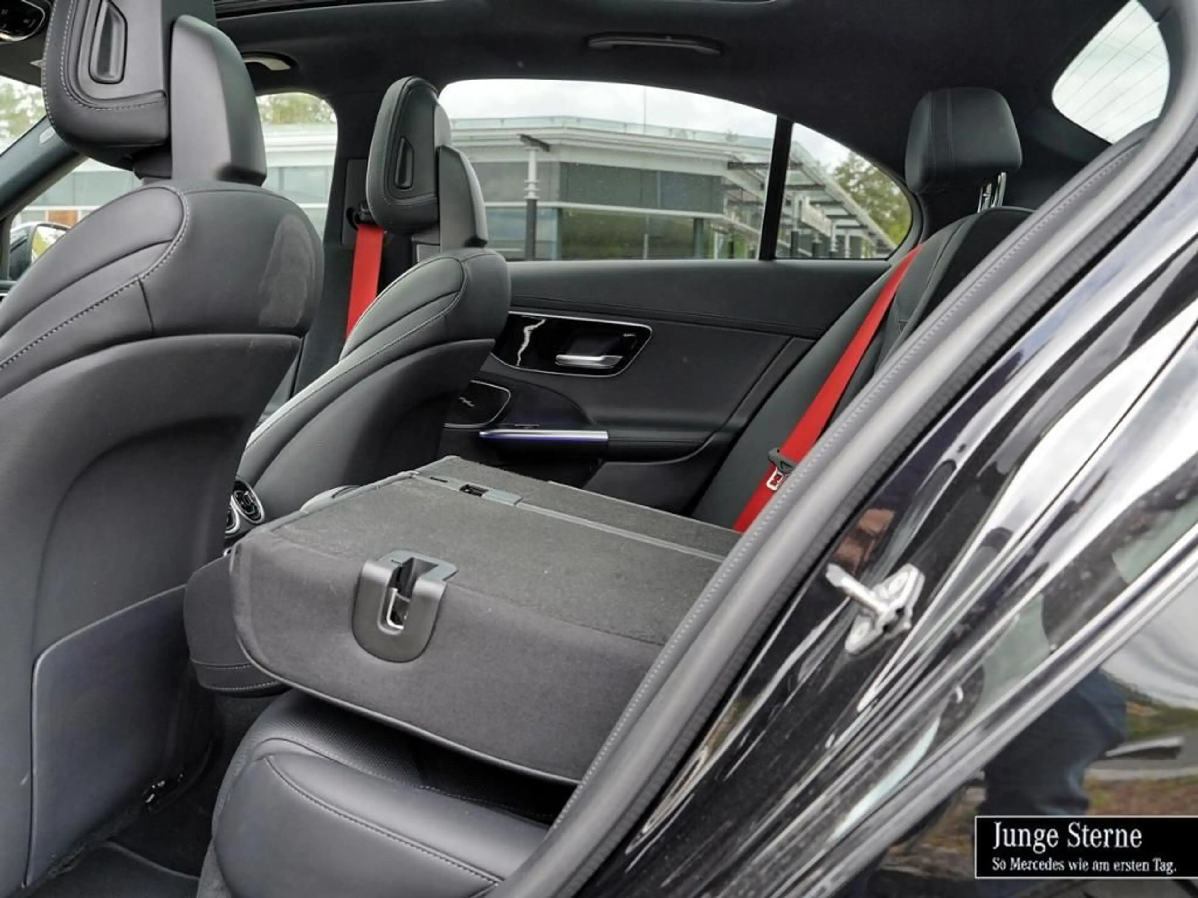 Mercedes-Benz C 43 AMG 4M Limo PANO+HEADUP+20''+HA-LENK+FAHRAS — photo 6