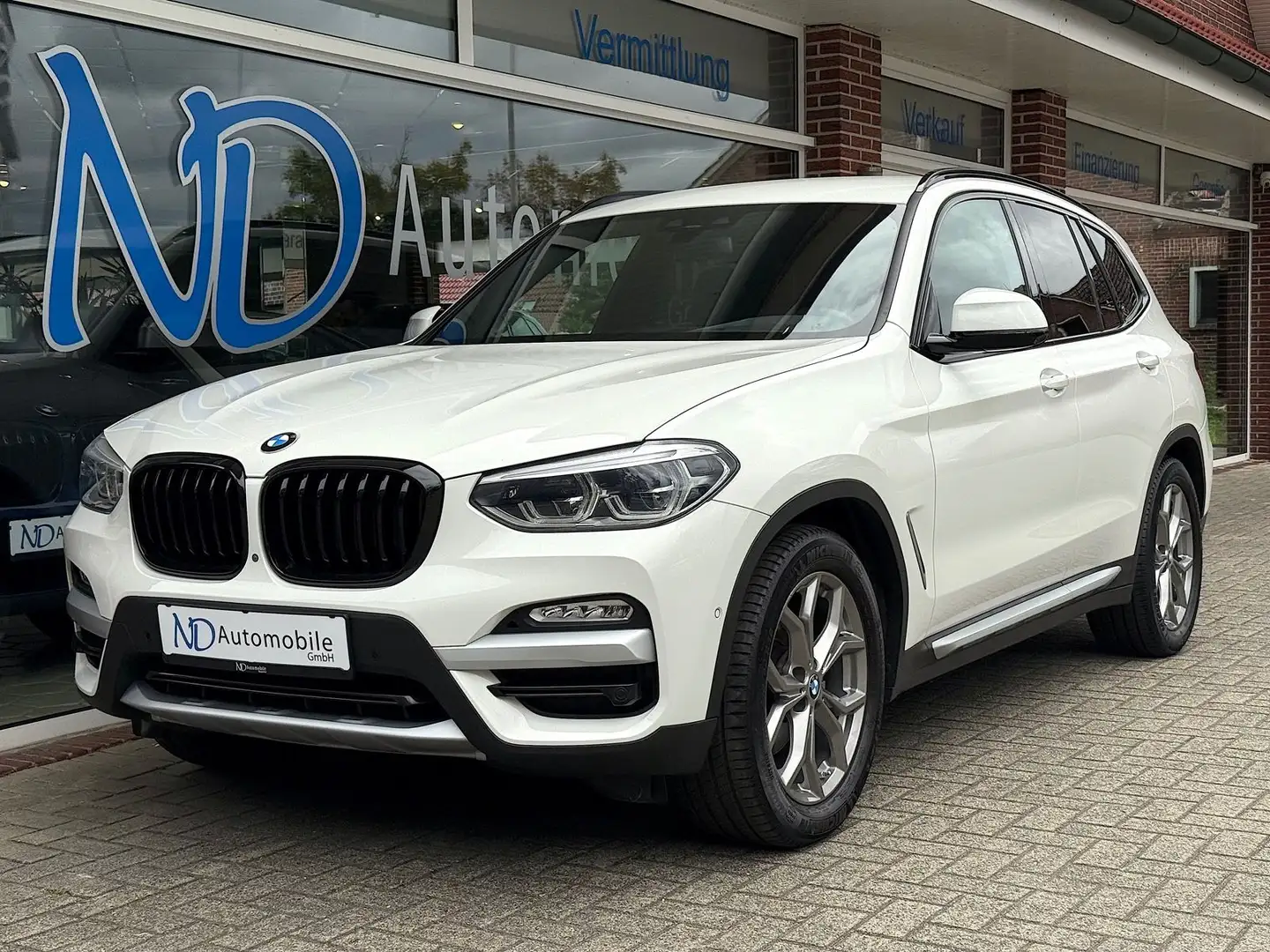BMW X3 20d xD xLine LED HeadUp Navi 360° AHK Leder Blanc - 1