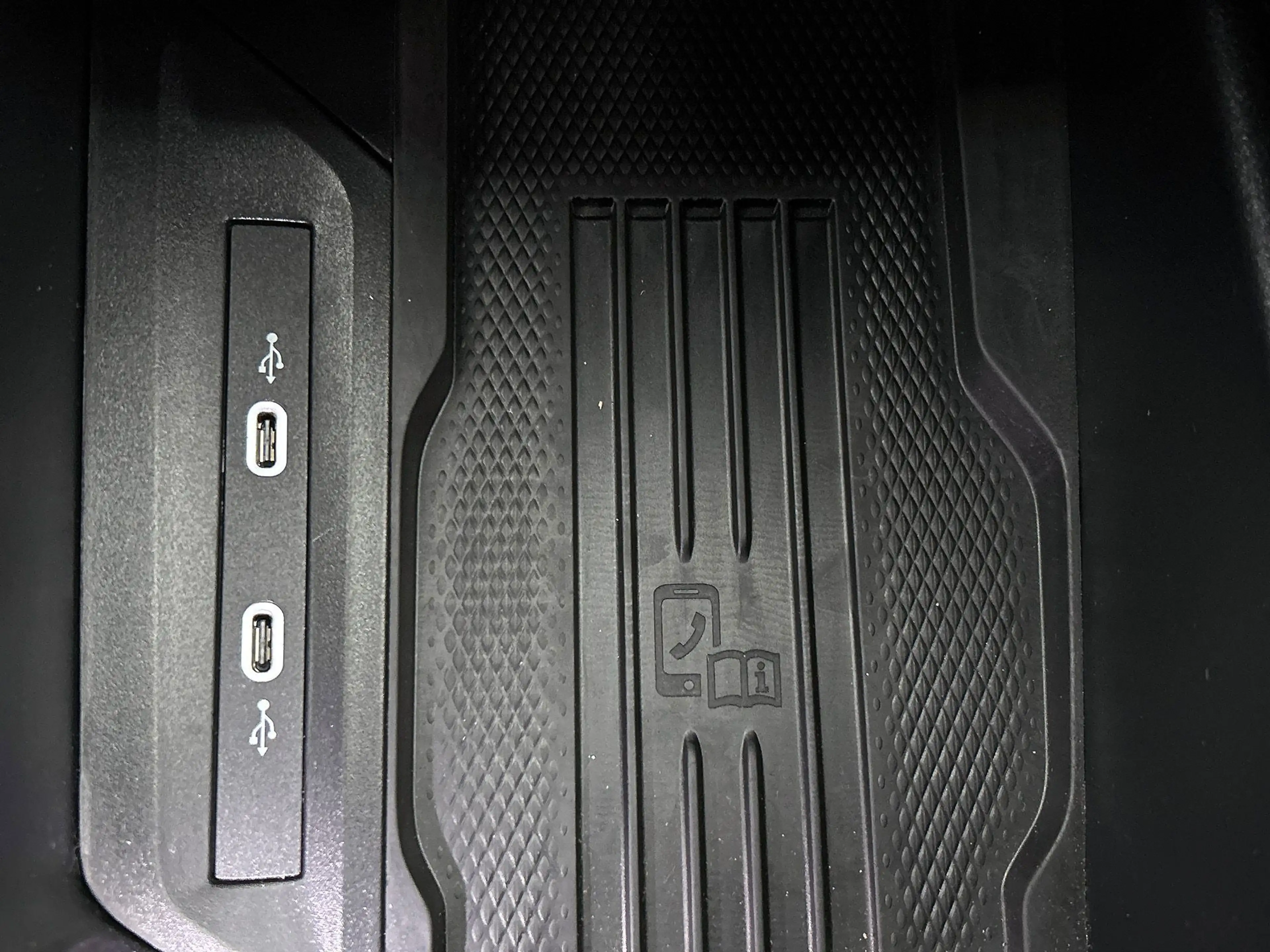 Volkswagen Passat Variant 1.5 eHybrid R-Line Edition | Camera | HeadUp Displ — photo 37
