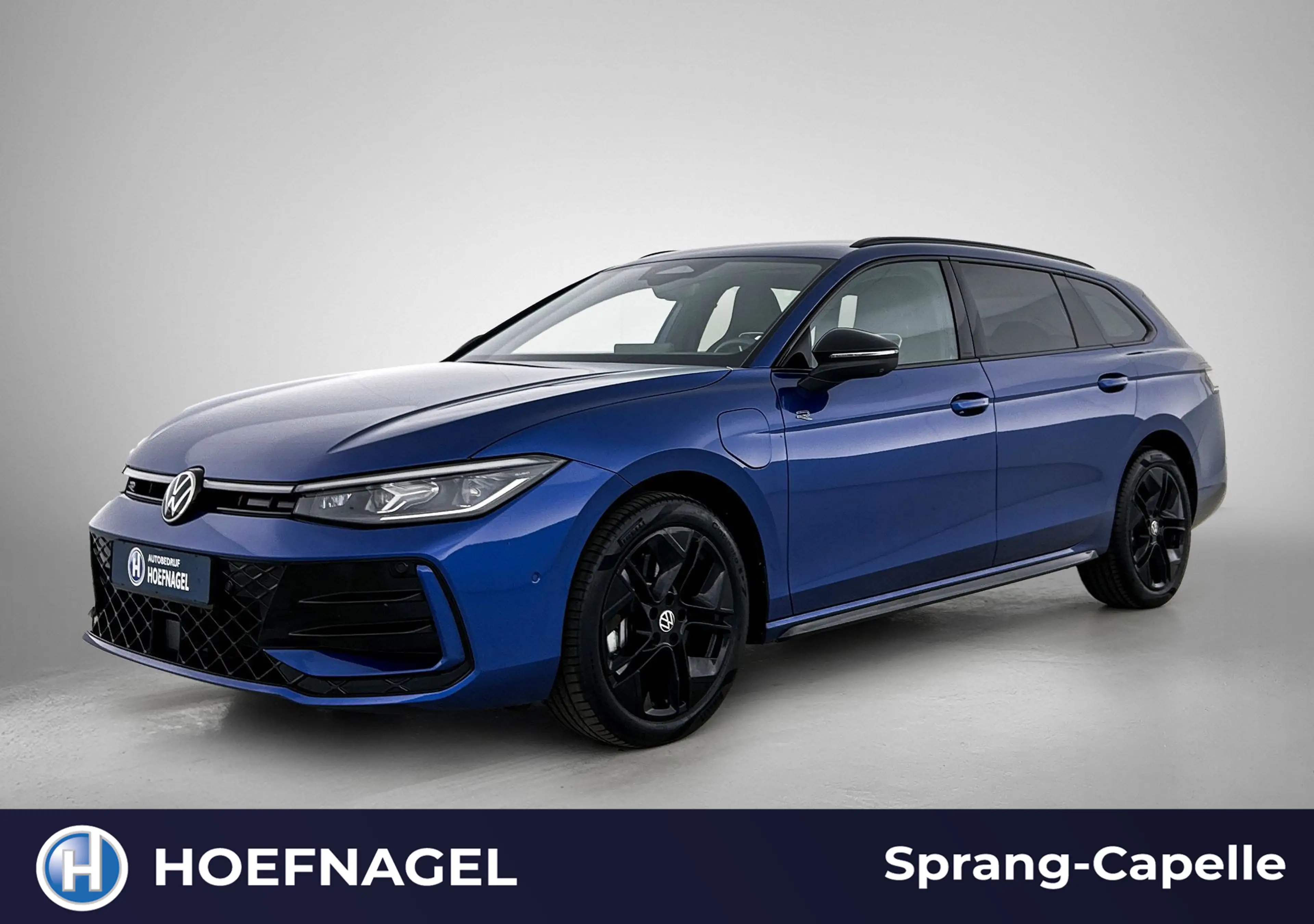 Volkswagen Passat Variant 1.5 eHybrid R-Line Edition | Camera | HeadUp Displ