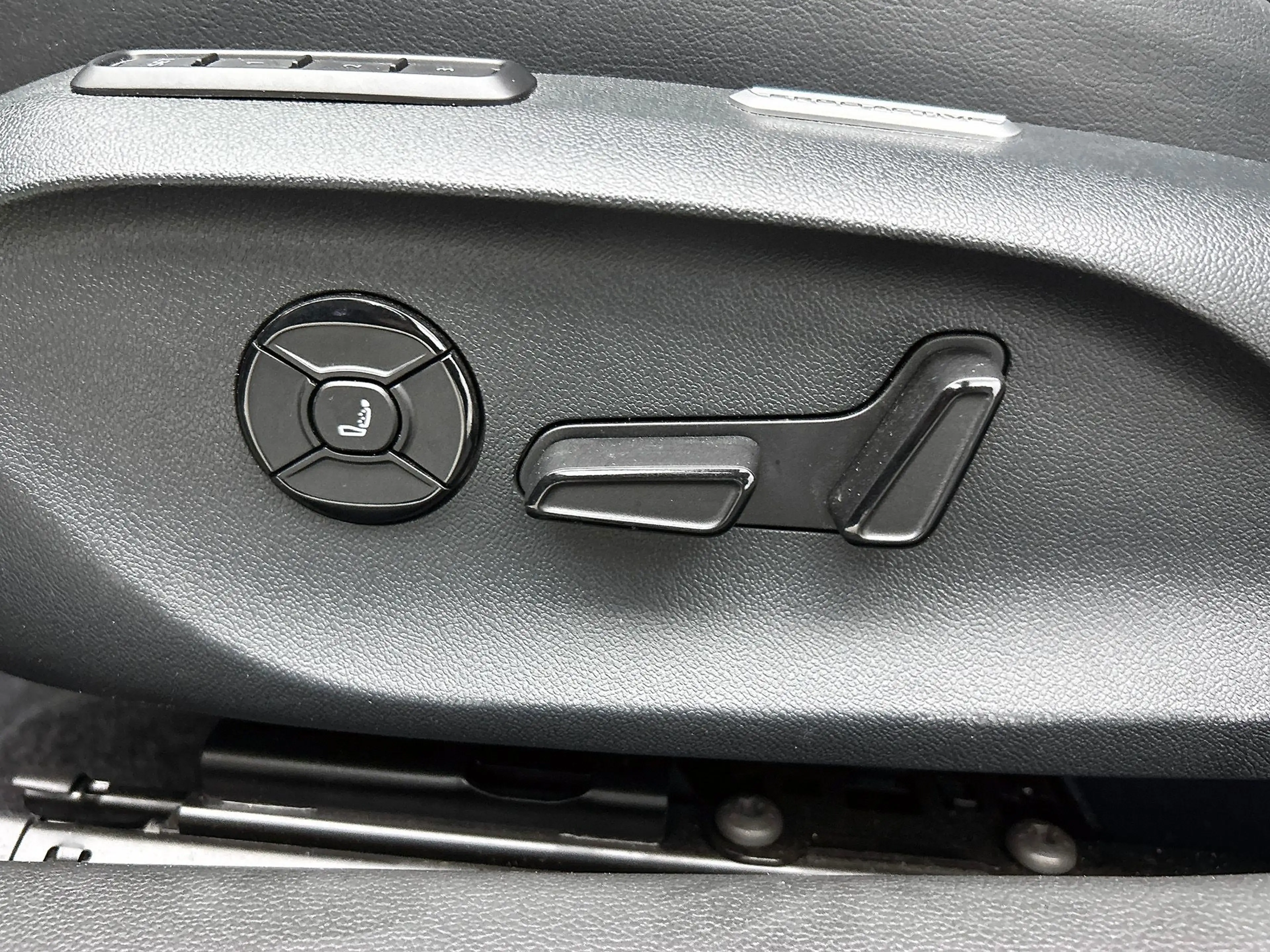 Volkswagen Passat Variant 1.5 eHybrid R-Line Edition | Camera | HeadUp Displ — photo 29
