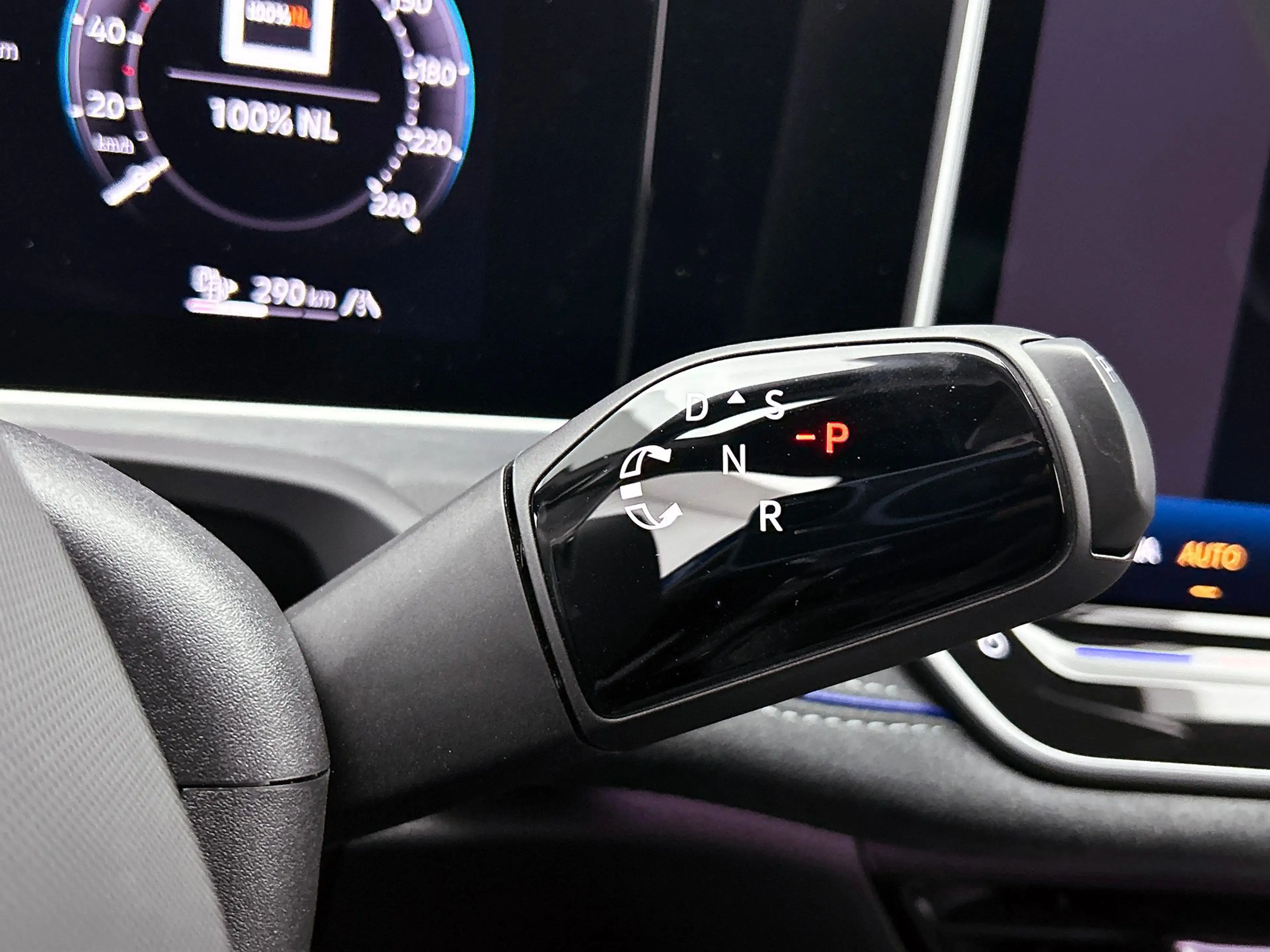 Volkswagen Passat Variant 1.5 eHybrid R-Line Edition | Camera | HeadUp Displ — photo 24