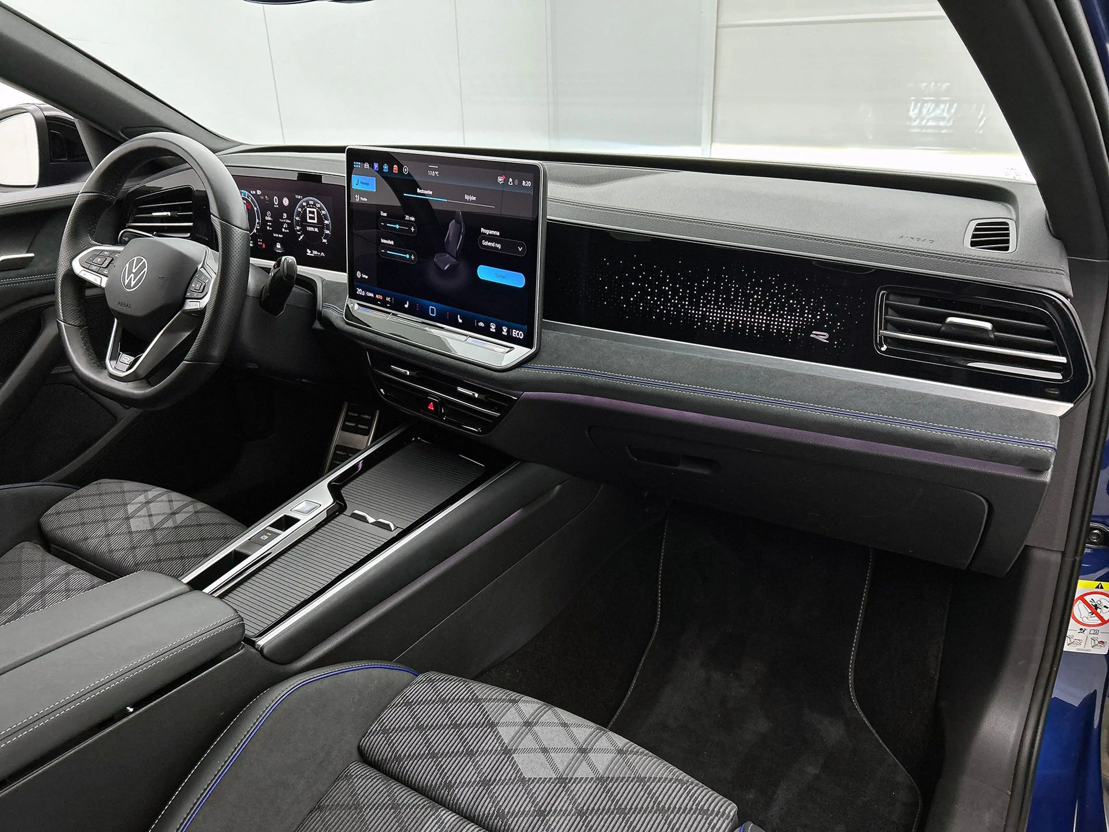 Volkswagen Passat Variant 1.5 eHybrid R-Line Edition | Camera | HeadUp Displ — photo 20