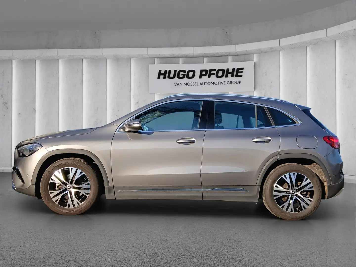 Mercedes-Benz GLA 200 Progressive NAVI | DISTRONIC | AHK | KAMERA Grau - 2