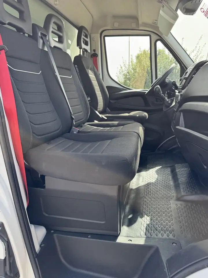 Iveco Daily 2022 — фото 18