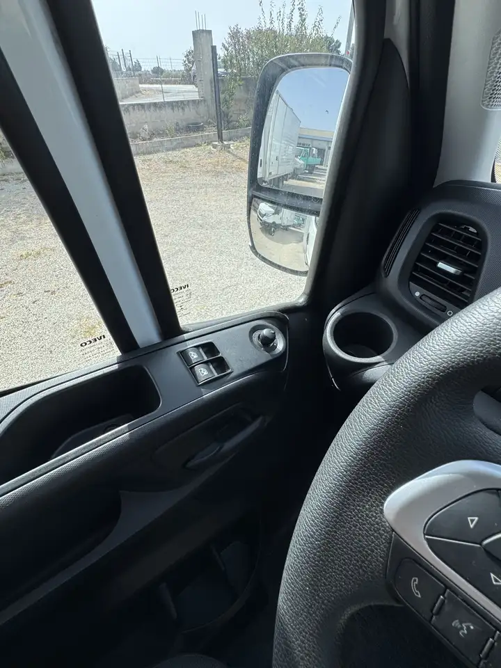 Iveco Daily 2022 — фото 15